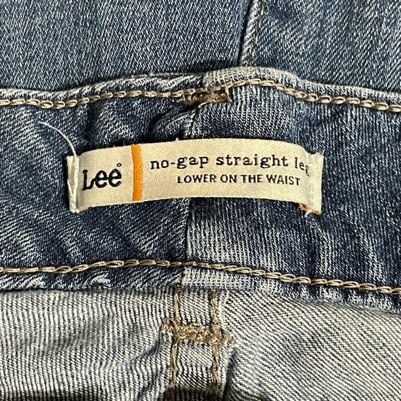 Lee Classic Blue Denim Jeans, Straight Leg, Size 10, Inseam 31 - Picture 7 of 13